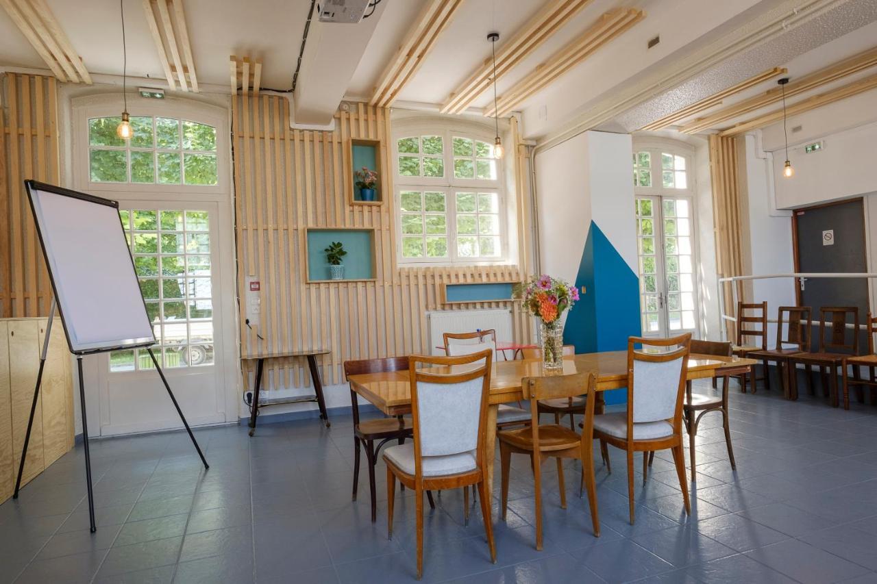 Auberge La Maison Montreau Монтрёй Экстерьер фото